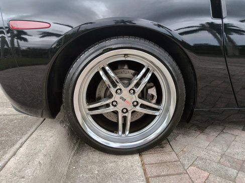 Used 2006 Chevrolet Corvette Convertible w/ Preferred Equipment Group RWD image 54