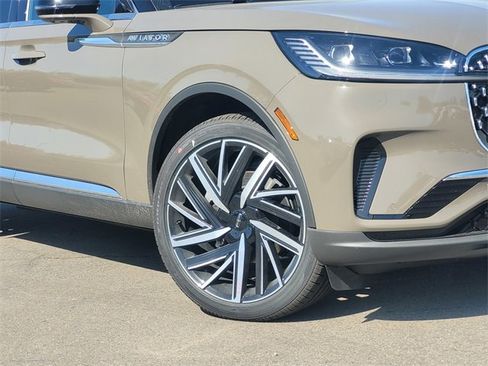 New 2026 Lincoln Aviator Reserve image 2