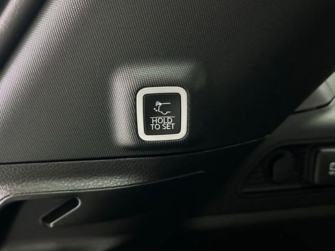 New 2025 Jeep Grand Cherokee Limited w/ Black Appearance Package image 12