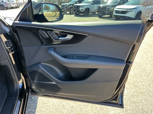 Used 2024 Audi Q8 Prestige image 14