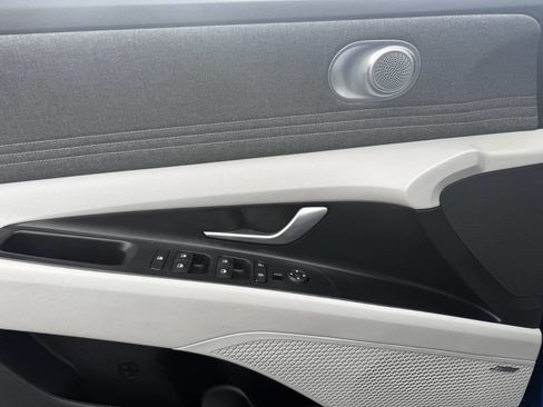 Used 2021 Hyundai Elantra Limited image 12