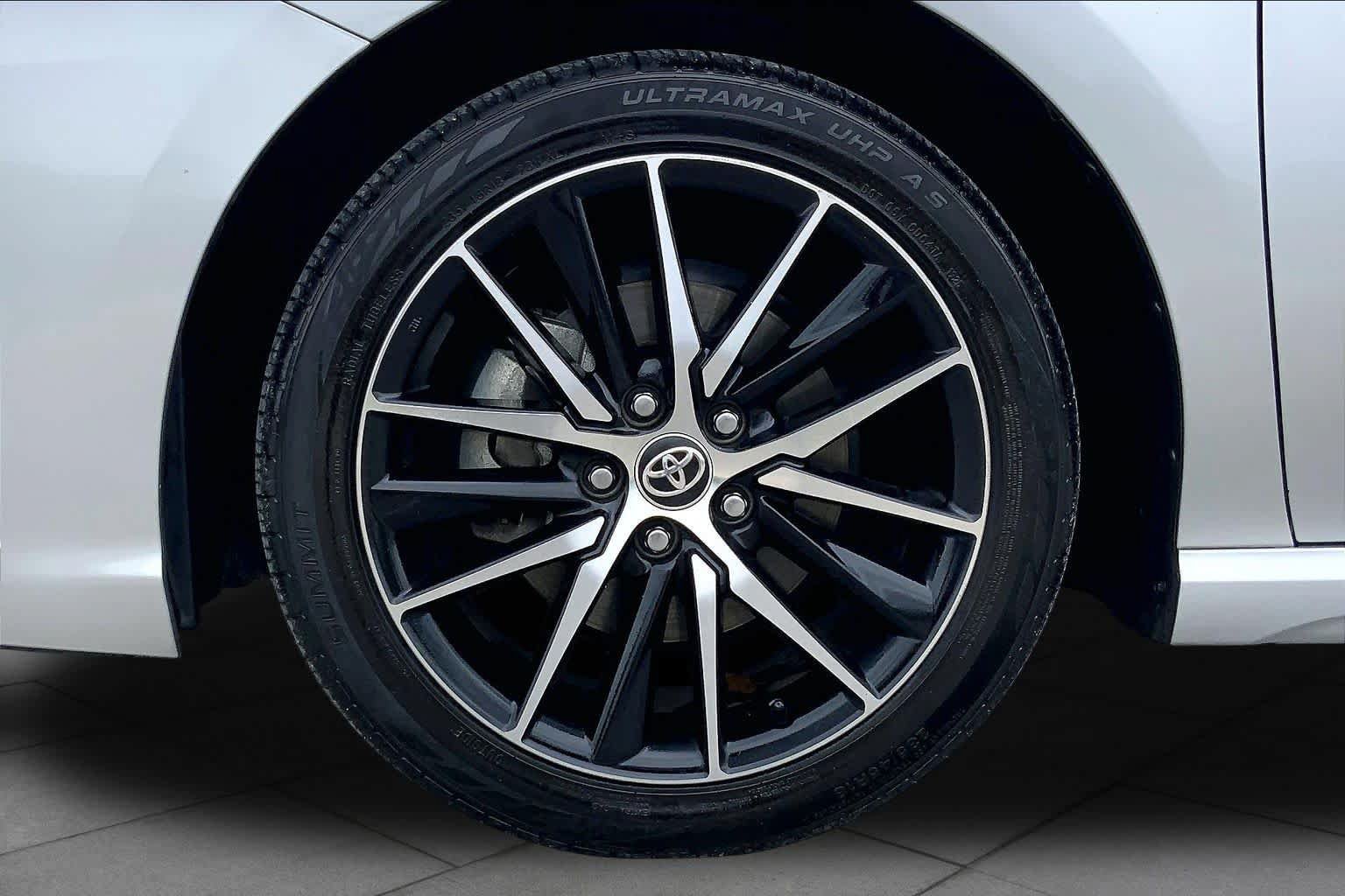 Used 2024 Toyota Camry SE FWD image 11