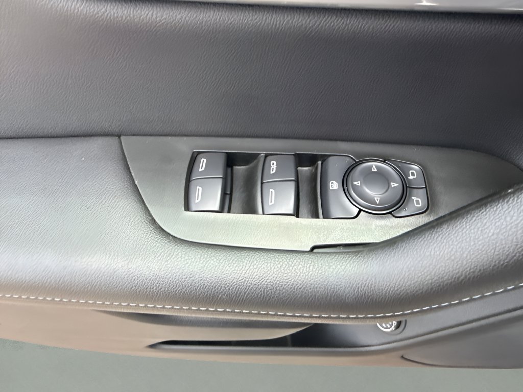 Used 2022 Chevrolet Blazer LT FWD image 15