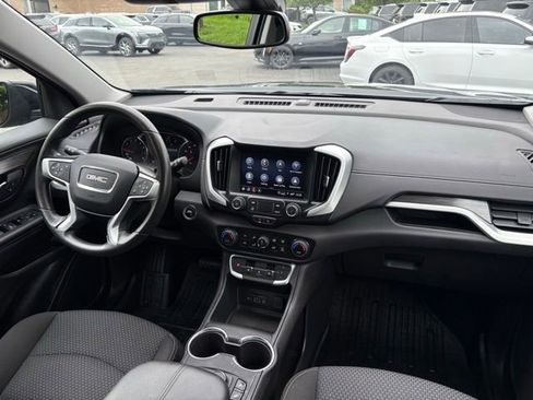 Used 2024 GMC Terrain SLE w/ Driver Convenience Package FWD image 25