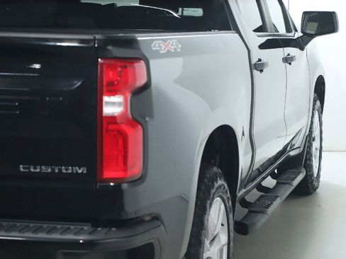 Used 2021 Chevrolet Silverado 1500 Custom image 45