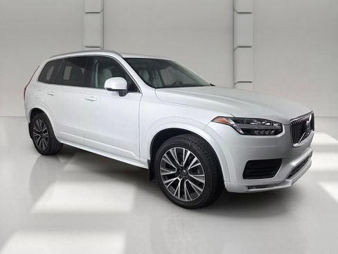 Used 2020 Volvo XC90 T5 Momentum w/ Protection Package FWD image 2