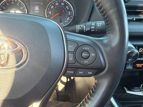 Used 2019 Toyota RAV4 XLE w/ Convenience Package AWD/4WD image 23