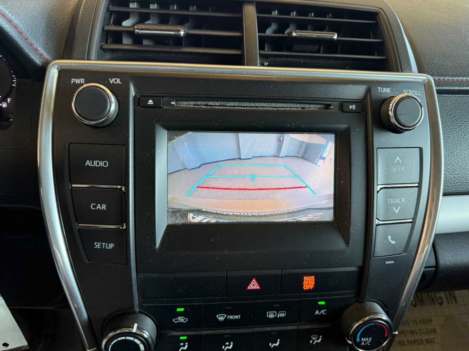 Used 2016 Toyota Camry SE FWD image 16