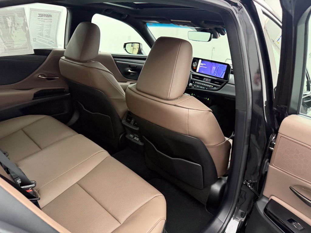Used 2025 Lexus ES 350 w/ Premium Package FWD image 43