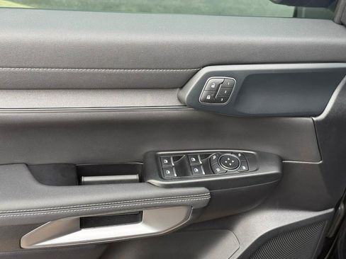 Used 2025 Ford Ranger Lariat w/ FX4 Off-Road Package image 12