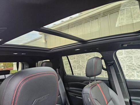 Used 2024 Chevrolet Traverse RS w/ LPO, Floor Liner Package image 17