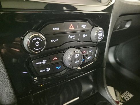 Used 2023 Chrysler 300 S image 19