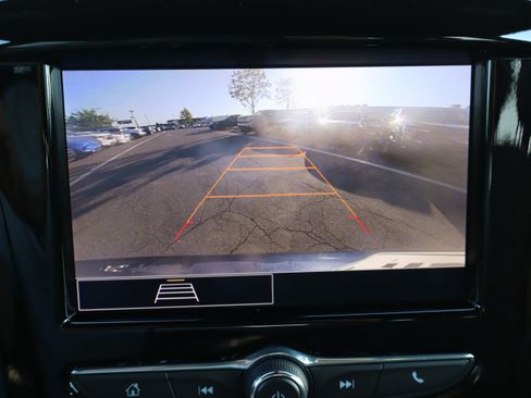 Used 2023 Chevrolet Traverse LT FWD image 27