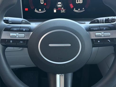 Used 2025 Hyundai Tucson SEL image 32