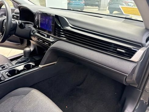 Used 2025 Toyota Camry LE FWD image 28