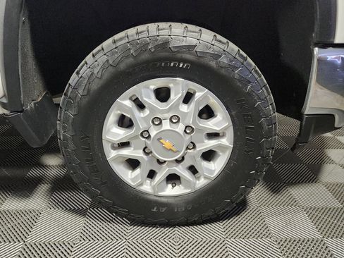 Used 2021 Chevrolet Silverado 2500 LT w/ Z71 Off-Road Package image 10