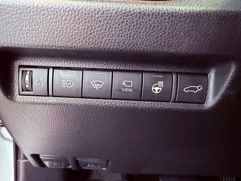 Used 2019 Toyota RAV4 Limited image 23