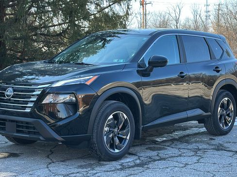 New 2026 Nissan Rogue SV w/ Cold Weather Package AWD/4WD image 2