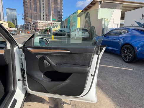 Used 2023 Tesla Model Y Long Range AWD/4WD image 15