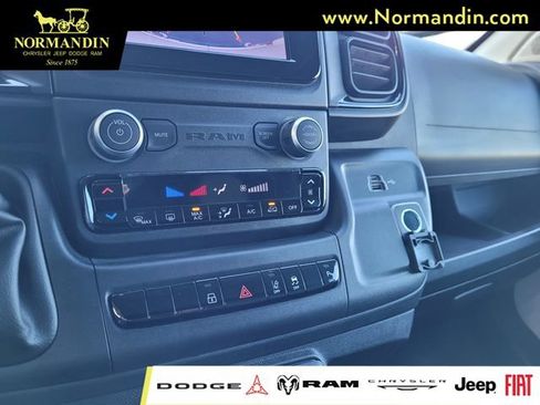 Used 2025 RAM ProMaster 1500 w/ Safety Group FWD image 11