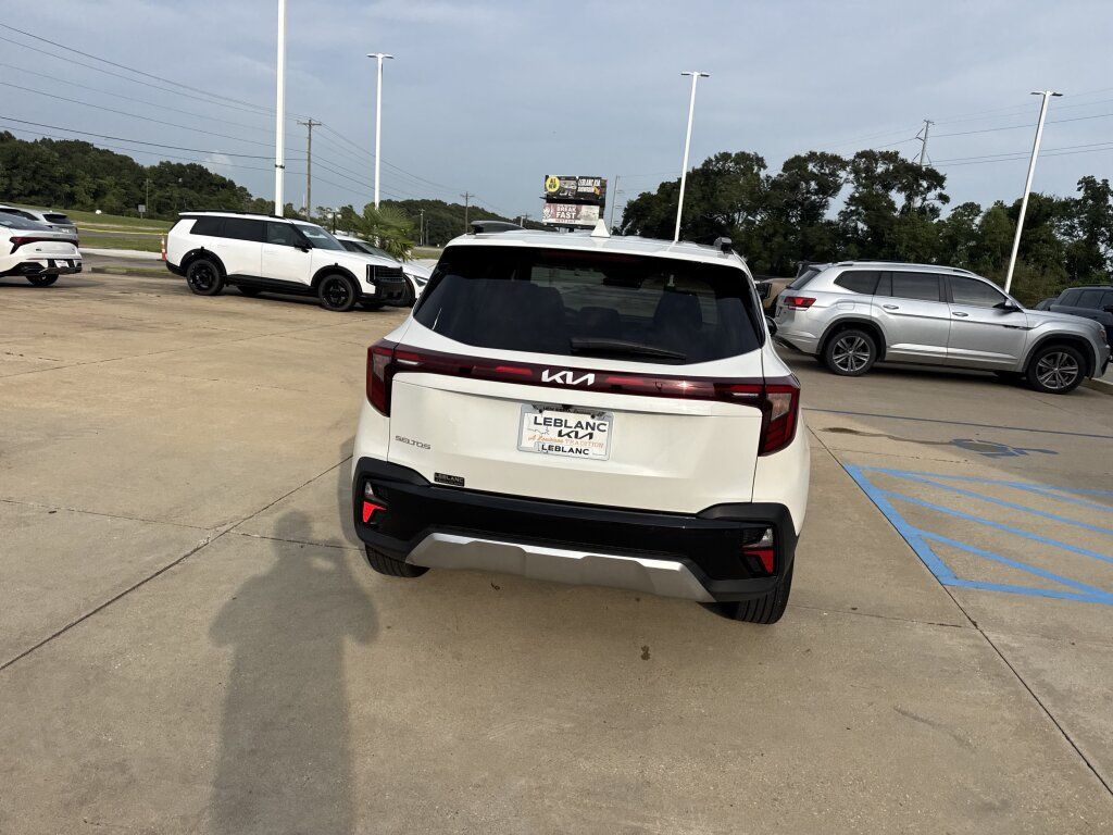 Certified 2026 Kia Seltos EX w/ EX Sunroof Package FWD image 18