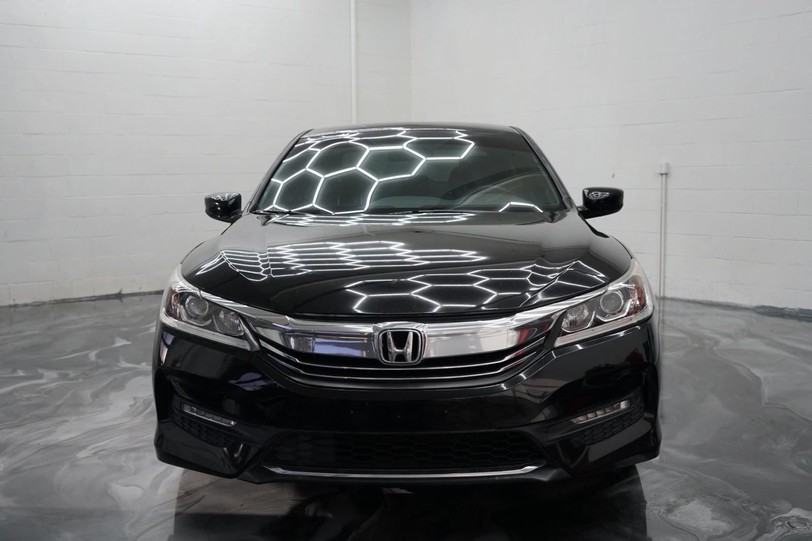 Used 2017 Honda Accord Sport image 3
