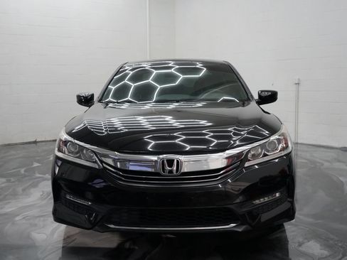 Used 2017 Honda Accord Sport image 3