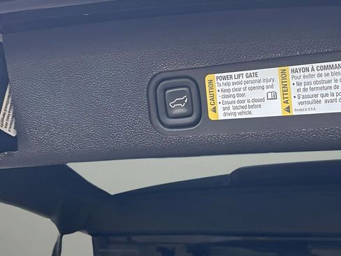 Used 2007 GMC Yukon Denali image 35