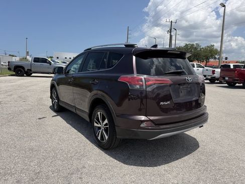 Used 2018 Toyota RAV4 XLE FWD image 7