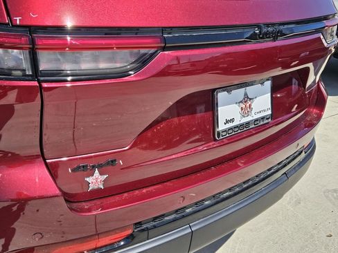 New 2025 Jeep Grand Cherokee Limited image 5