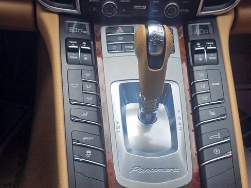Used 2012 Porsche Panamera image 34