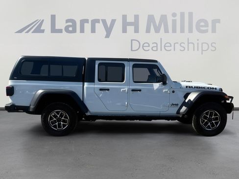 Used 2024 Jeep Gladiator Rubicon w/ Convenience Group image 7