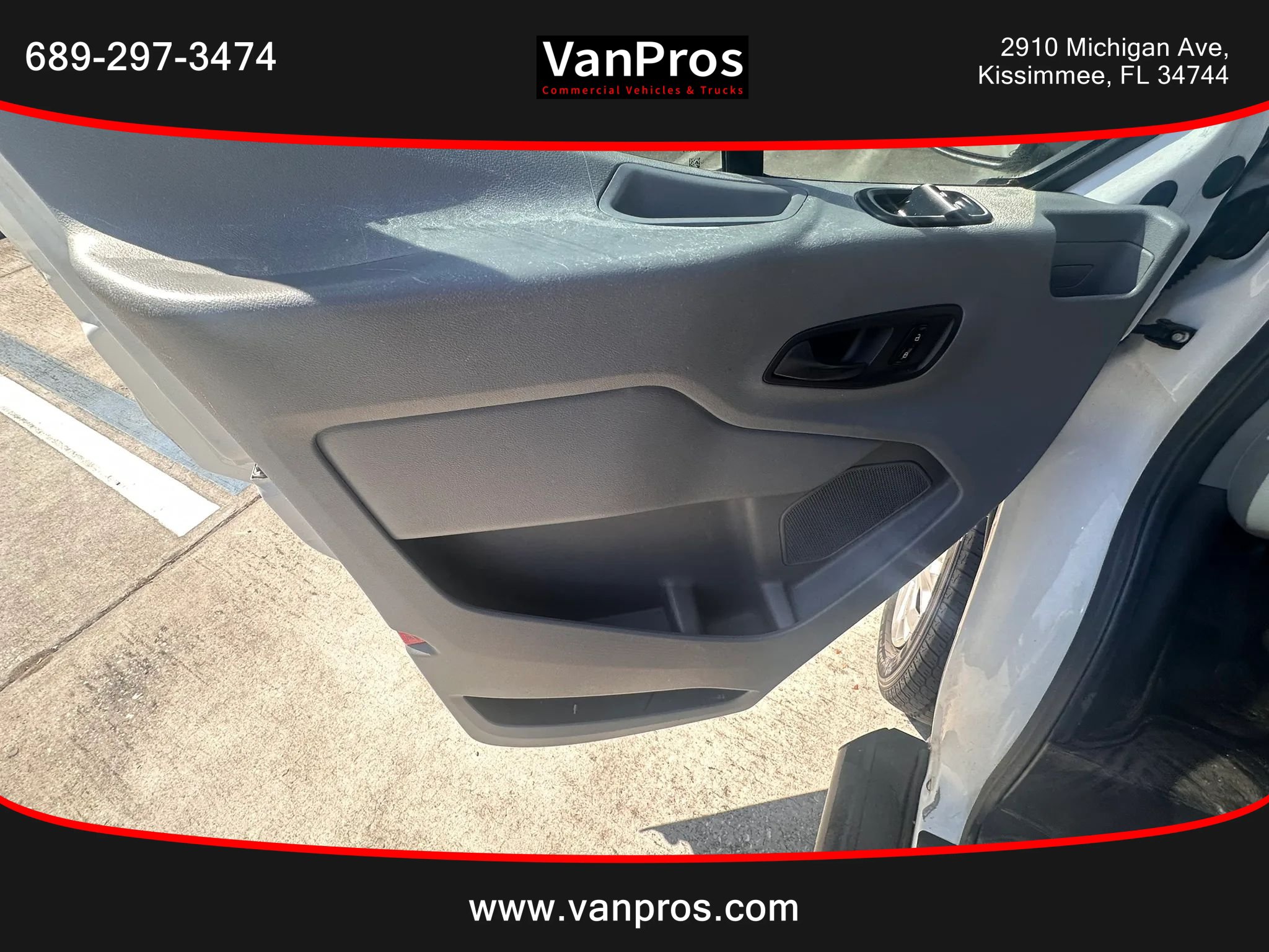 Used 2017 Ford Transit 250 130 Low Roof w/ Exterior Upgrade Package RWD image 8