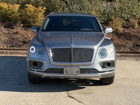 Used 2018 Bentley Bentayga image 11