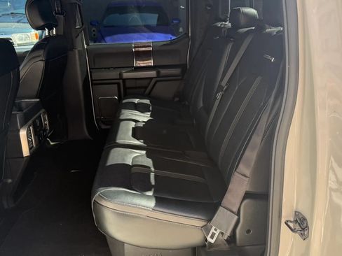 Used 2017 Ford F150 Platinum w/ Equipment Group 701A Luxury AWD/4WD image 10