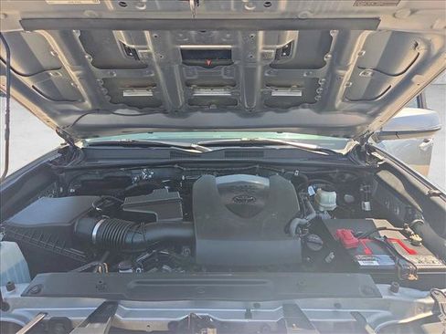 Used 2020 Toyota Tacoma TRD Sport w/ Technology Package RWD image 20