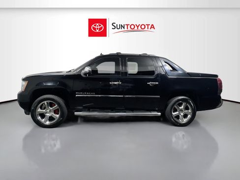 Used 2012 Chevrolet Avalanche LTZ image 7