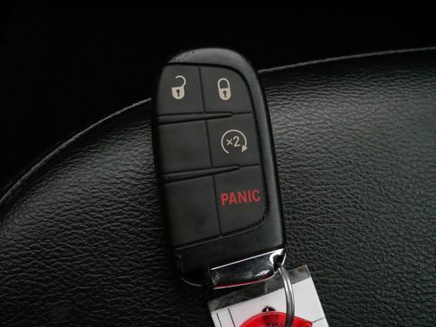 Used 2020 Jeep Compass Latitude w/ Cold Weather Group image 32