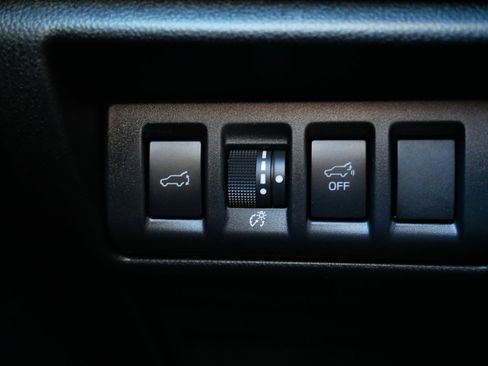 Certified 2025 Subaru Outback Premium image 26