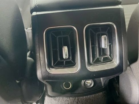 Used 2023 Kia Sorento LX FWD image 24