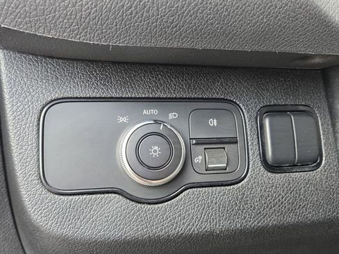 Used 2019 Mercedes-Benz Sprinter 144 Cargo image 20