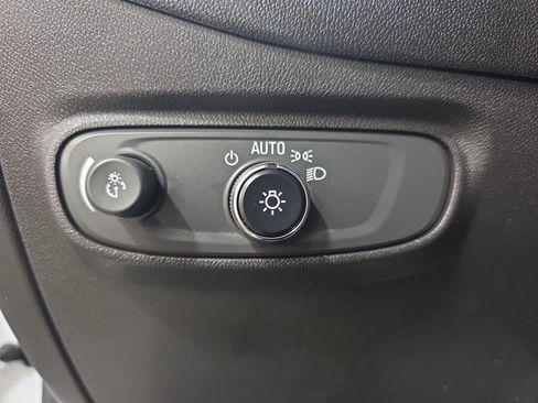 Used 2022 Chevrolet Equinox LT image 24