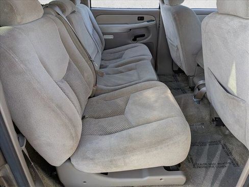 Used 2003 Chevrolet Suburban LS image 17