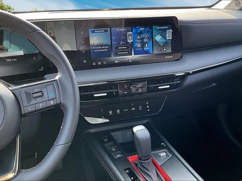 New 2026 Nissan Kicks SR FWD image 6