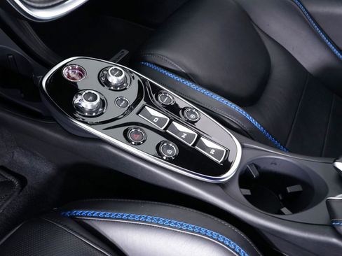 Used 2022 McLaren GT RWD image 26