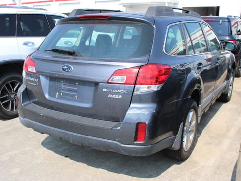 Used 2014 Subaru Outback 2.5i w/ Alloy Wheel Package AWD/4WD image 10