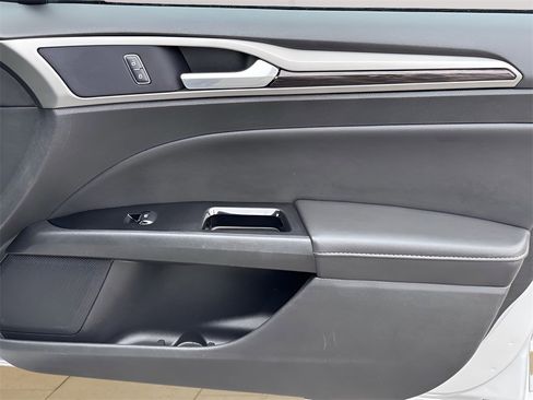 Used 2014 Ford Fusion Energi SE image 20