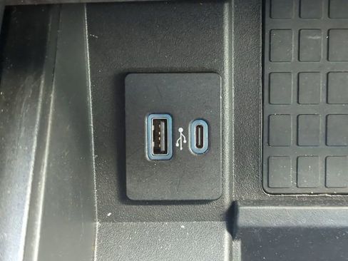 Used 2021 Ford Expedition Max Limited image 28