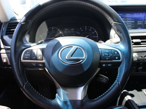 Used 2017 Lexus GS 200t w/ Premium Package RWD image 25
