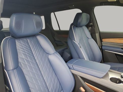 New 2026 Cadillac Vistiq Premium Luxury image 15